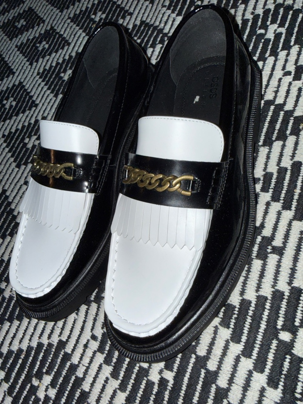 Men’s size 11 black & white fringe loafers with gold chain detail / NWOB